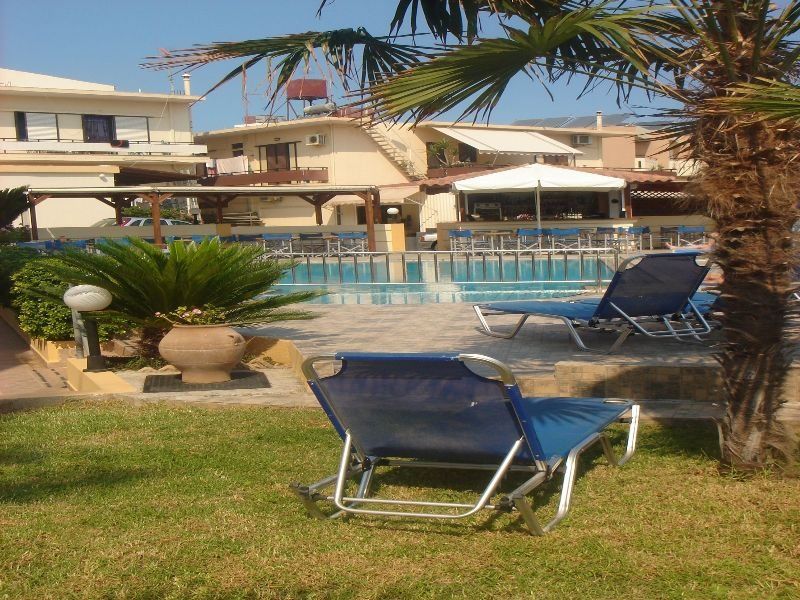 Dias Hotel Apartments Agia Marina Exterior foto