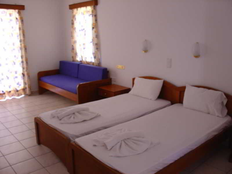 Dias Hotel Apartments Agia Marina Exterior foto